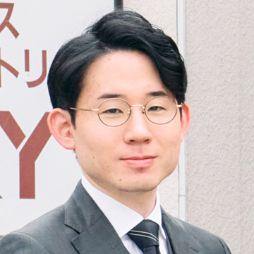 企業情報部　主任　馬渕 良輔