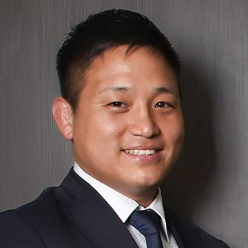 企業情報部　主任　佐倉 省吾