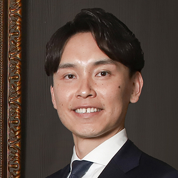 企業情報部　課長　高橋 祐基