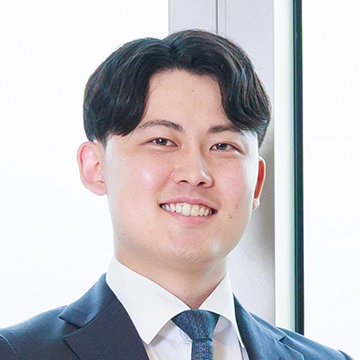 企業情報部　課長　大木 一樹