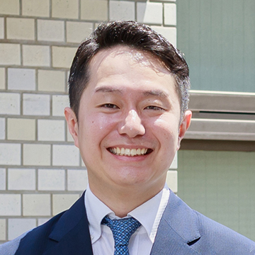 企業情報部　主任　小里 光