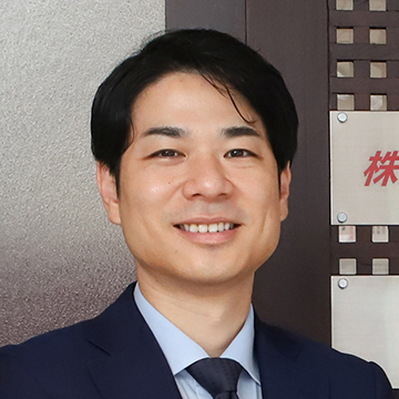 企業情報部　課長　山田 啓