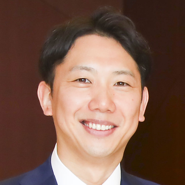 企業情報部　主任　常峰 雅文