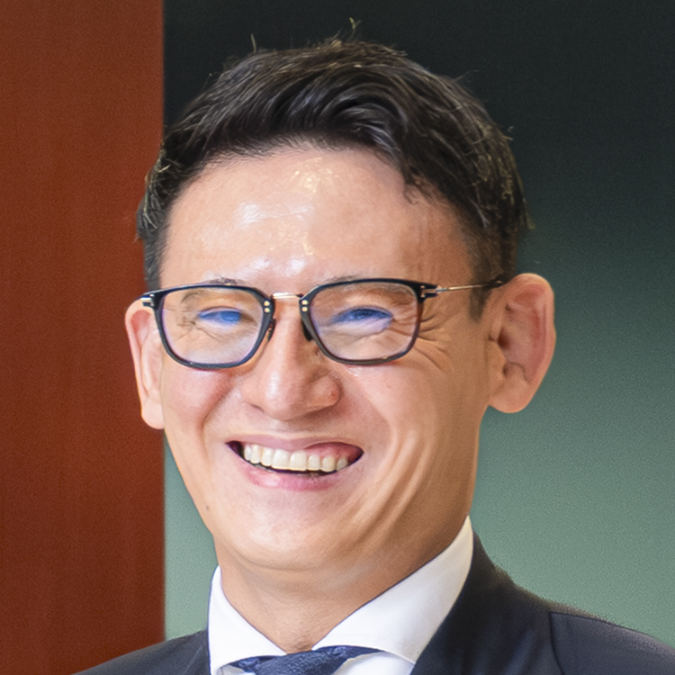 企業情報部 部長 井野 幹也