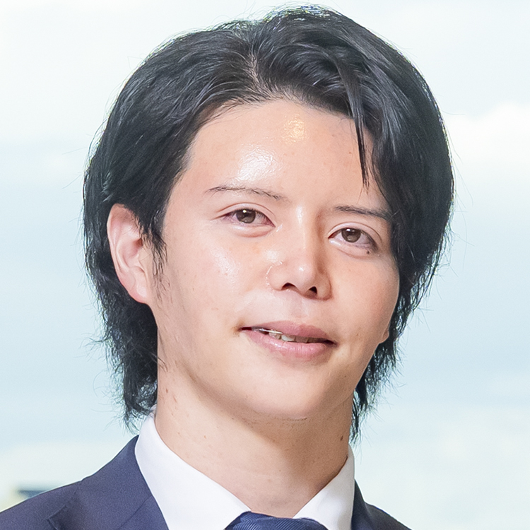 企業情報部 課長 田中 裕基