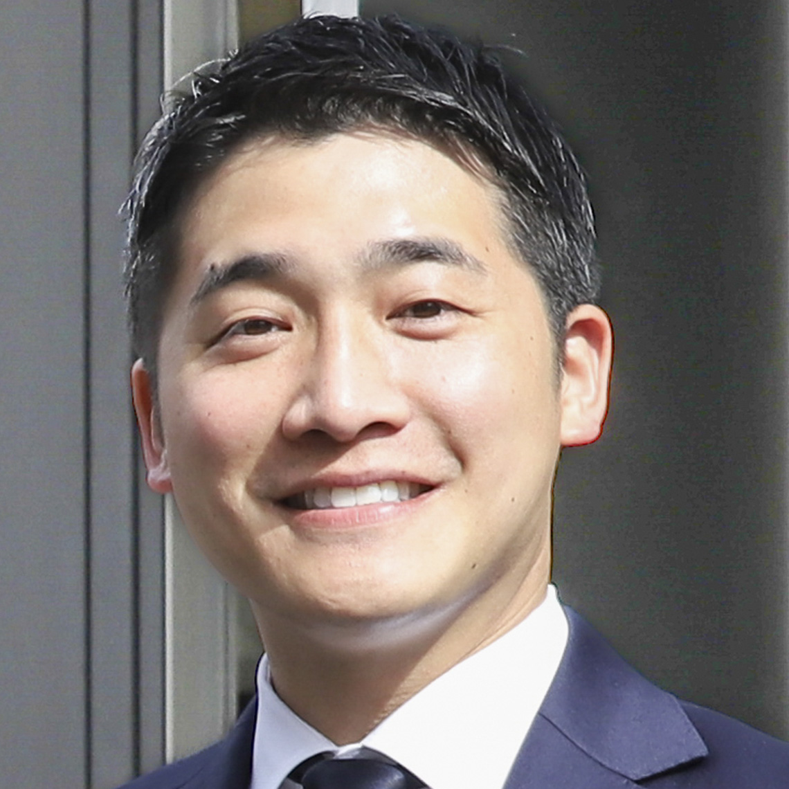 企業情報部　課長　林 聡一郎