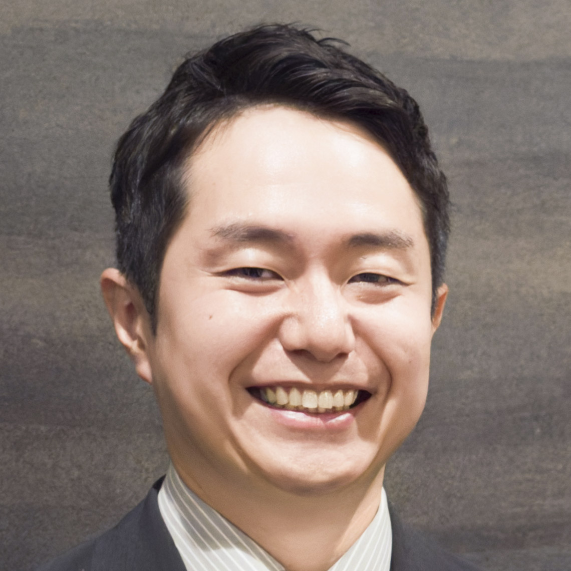 企業情報部　主任　小里 光