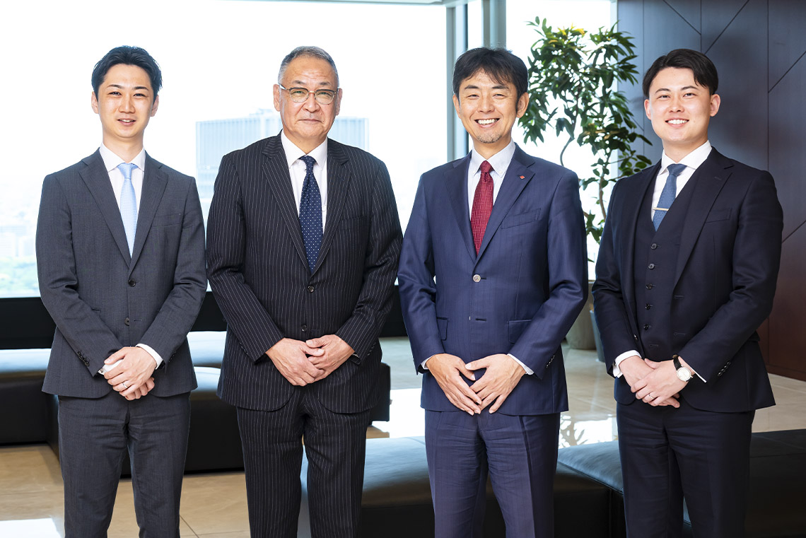 「現場を知る者同士だから高められた信頼。 双方向のシナジーが拓く成長の道」のインタビューイメージ