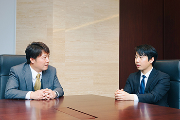 左から　株式会社リーバン　代表取締役社長　大谷　訓、弊社　安田直人