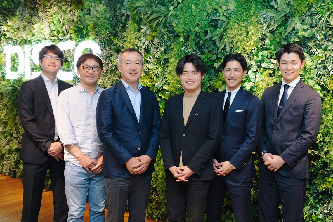 (左から)水谷様、林様、新留様、清水様、弊社松木、弊社大川