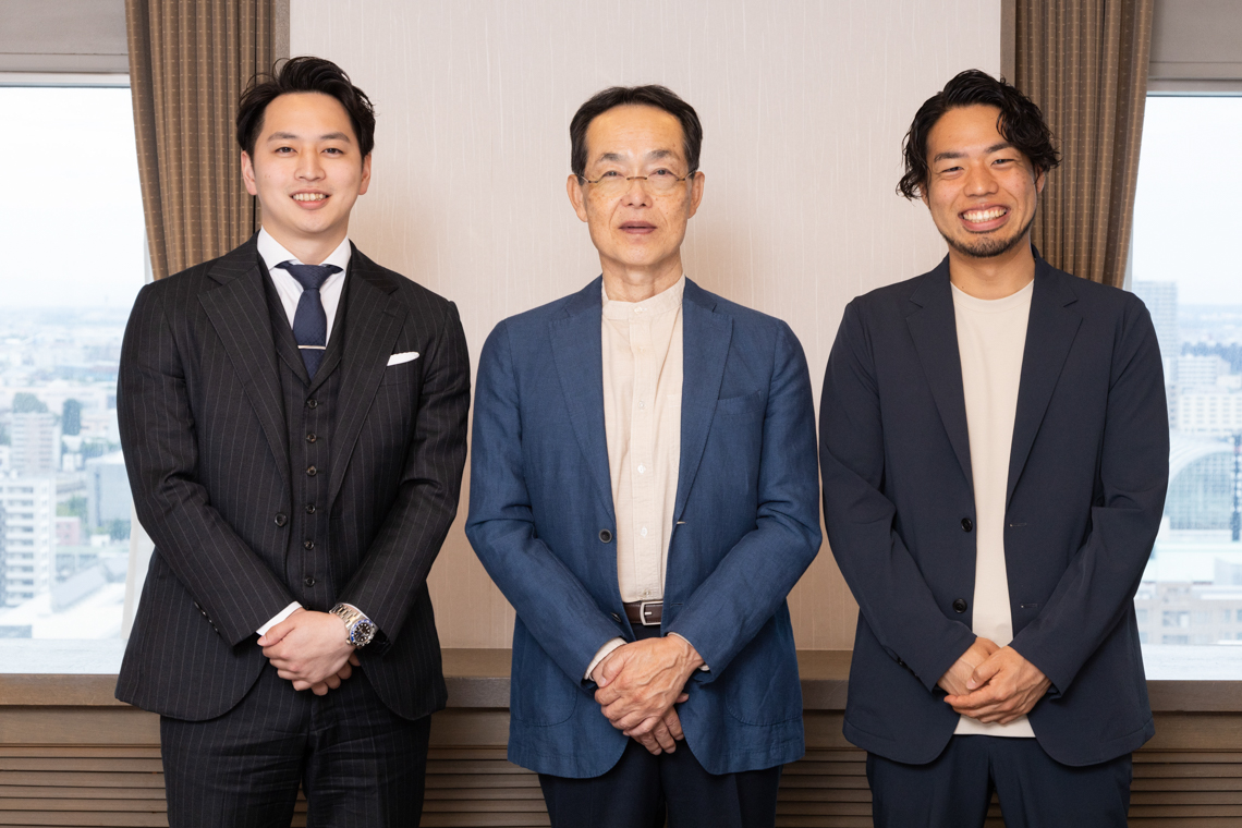 (左から)弊社アドバイザー 小澤、土佐様、山崎様