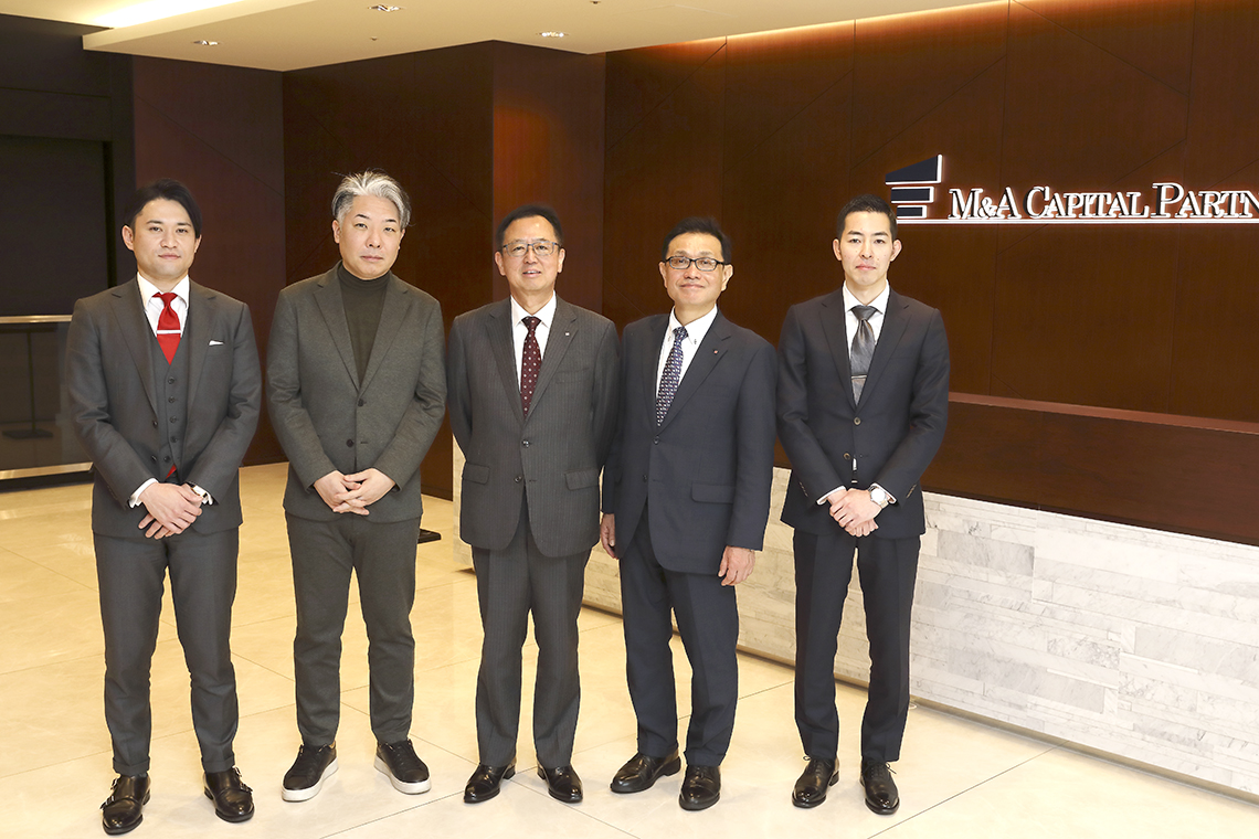 (左から))弊社 土井、櫻井様、尾松様、野島様、弊社 佐藤