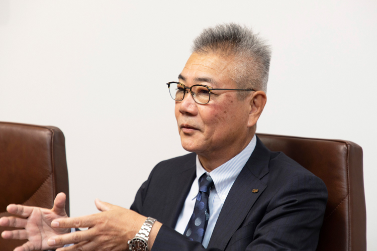 井上