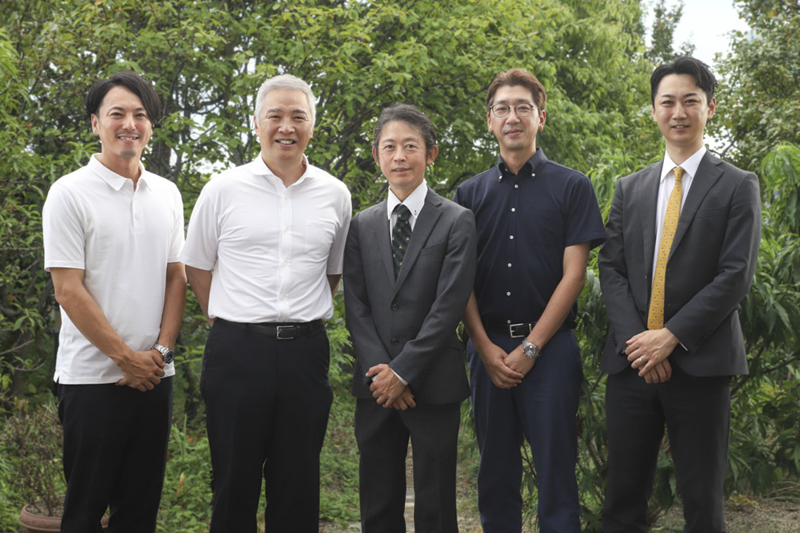 (左から)常川様/浜口様/小畑様/日月様/弊社 佐野